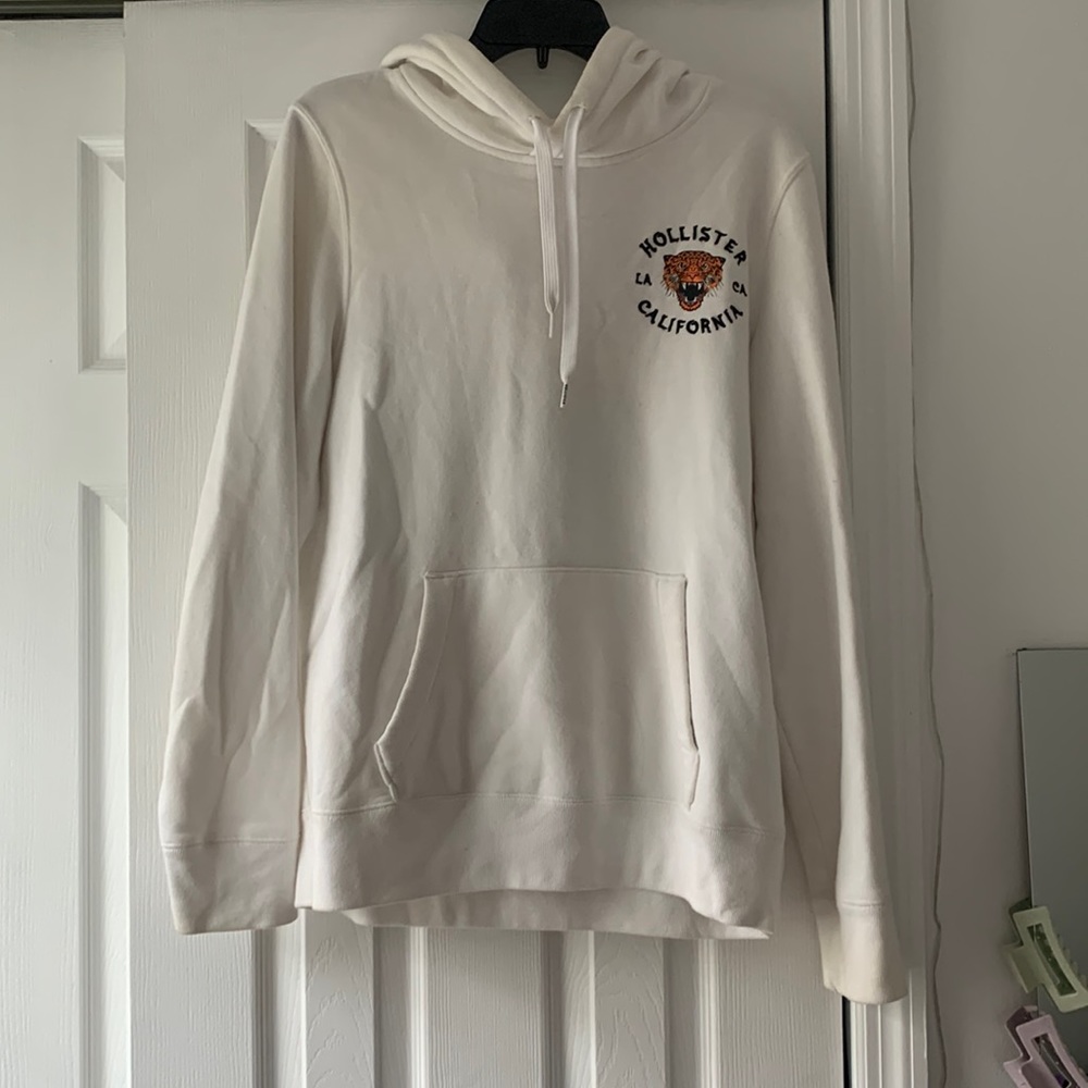 White Hollister pullover sweatshirt medium size